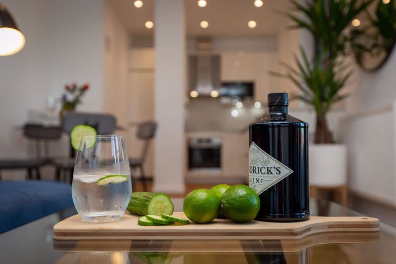 Living Room- click for photo gallery